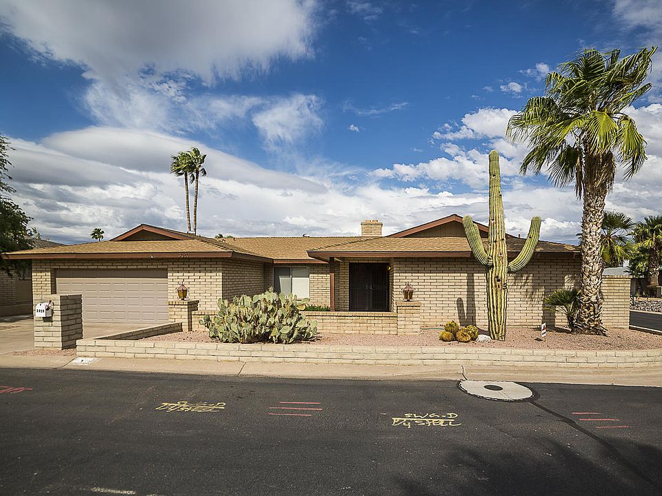 1st image of 3020 E Calaveros Dr