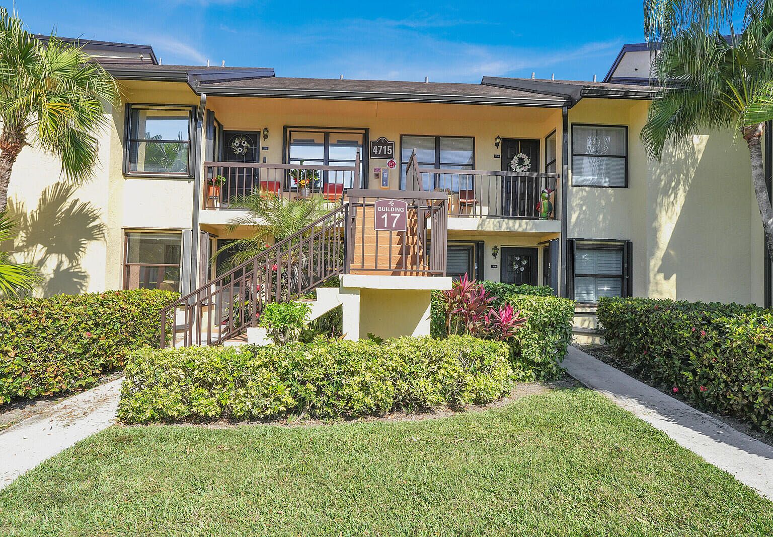 4715 Lucerne Lakes Boulevard E #103