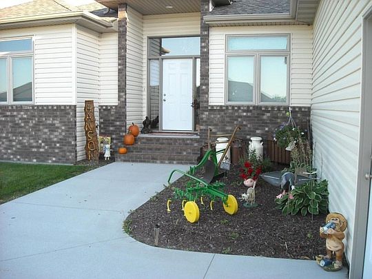 4th image of 612 Willow Bend Dr