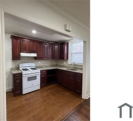 4 bed, 1600 sqft, $2,500 — Photo 1