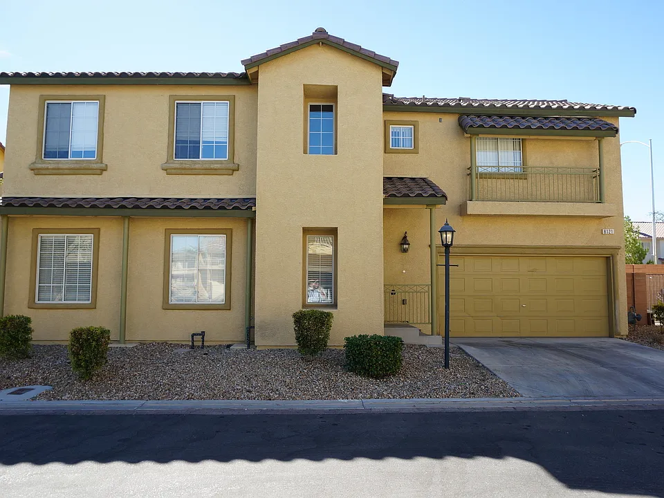 8121 Retriever Ave