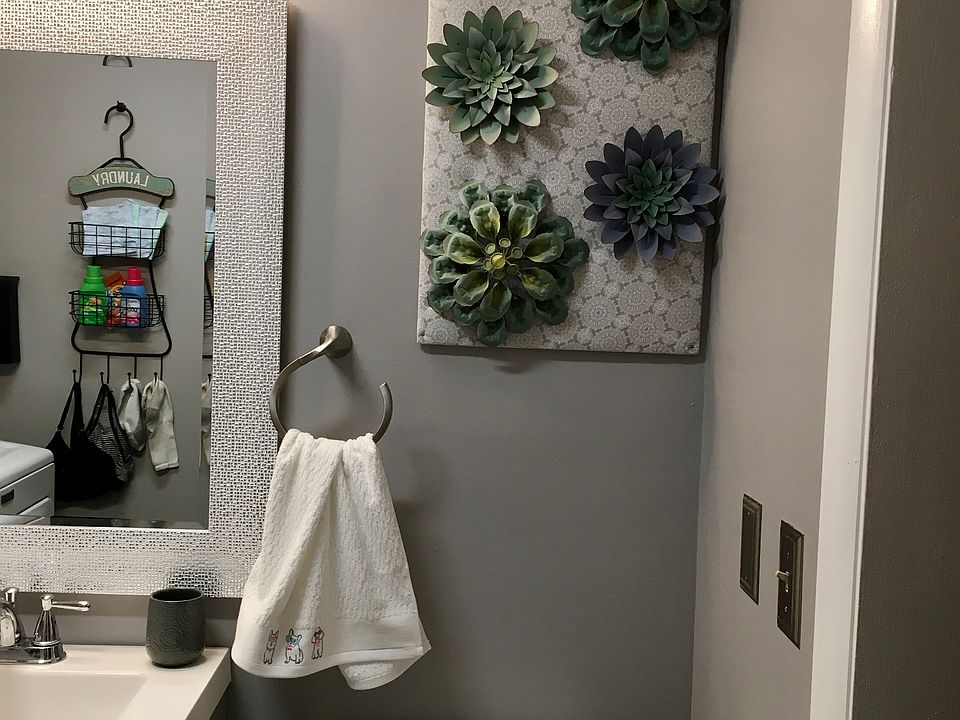 2nd image of 3 Thomas Walter Cir