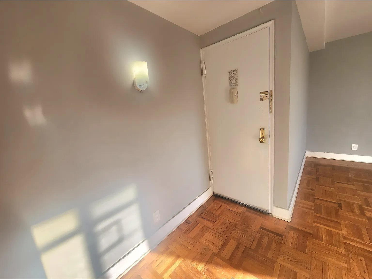 2 bed, 955 sqft, $2,550 — Photo 2