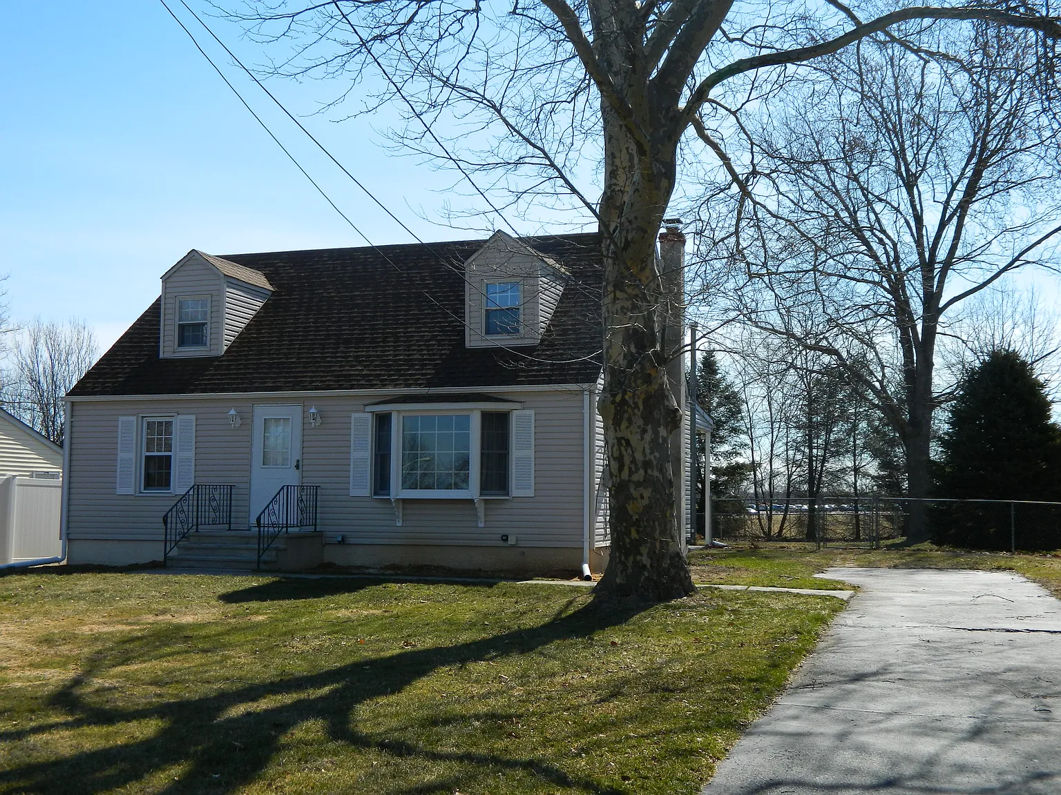 55 Griggs Dr photo 1