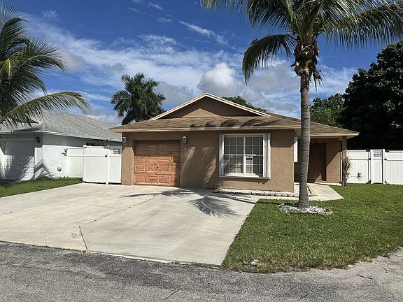 2nd image of 10150 Boynton Place Cir