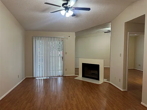 2121 Hepburn St Photo 1