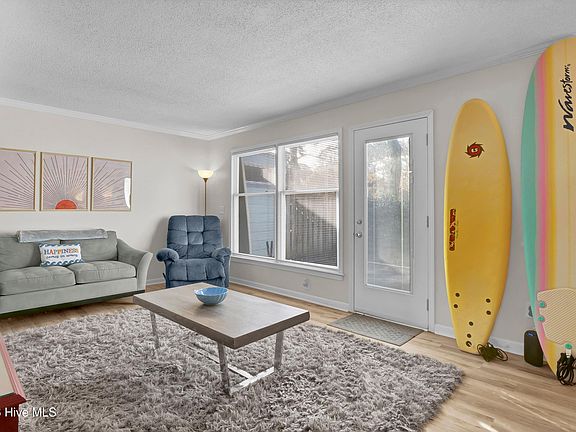 4th image of 4912 Seabrook Court