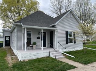 425 Walnut St, Hope, IN 47246