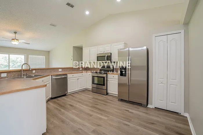 3159 Wavering Ln — Photo 7