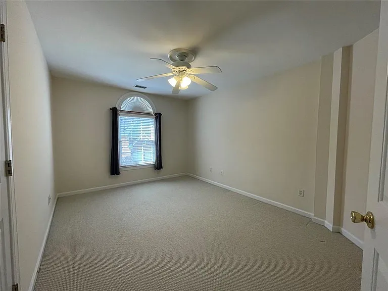 3730 Highcroft Cir — Photo 17