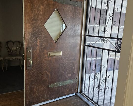 3rd image of 320 W 46th St