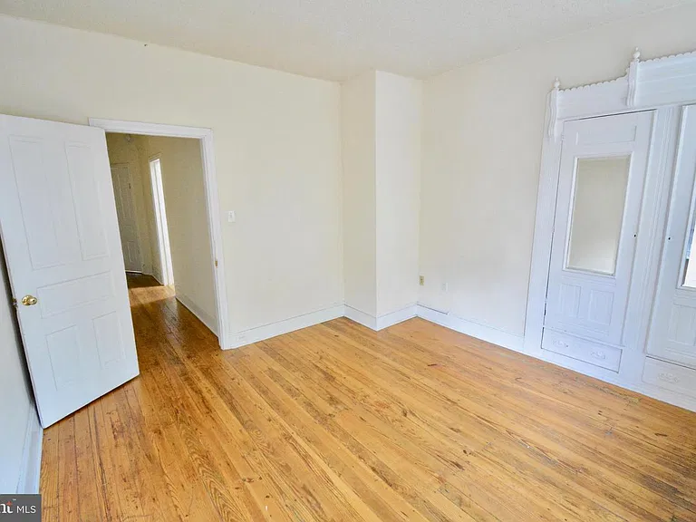 3690 Eveline St — Photo 12