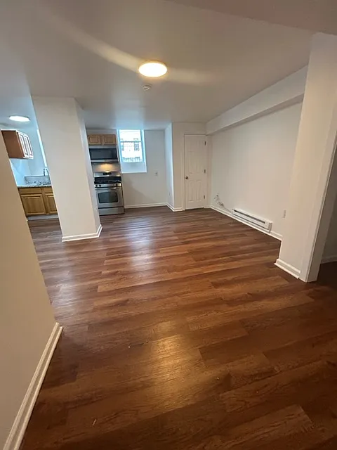 2 bed, 450 sqft, $2,250 — Photo 2