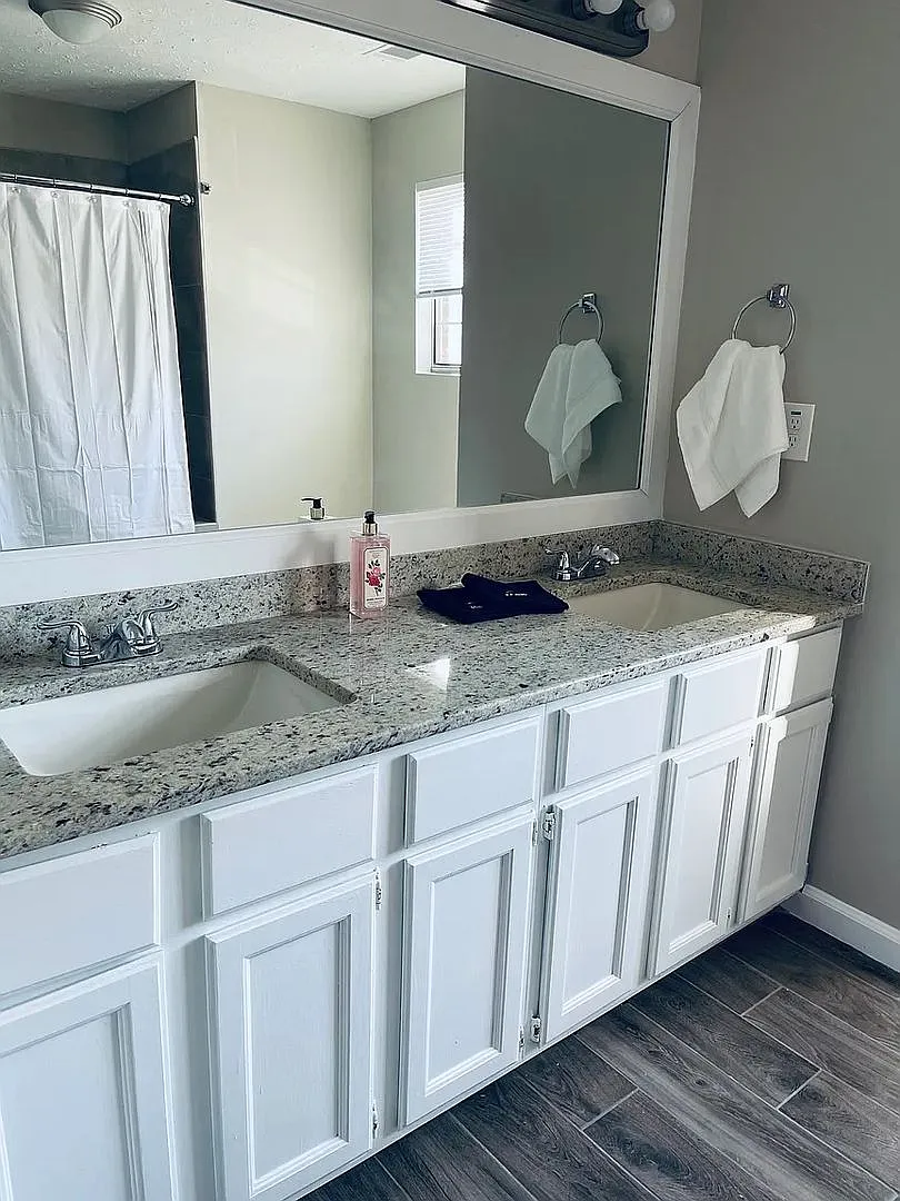 Room in 2 Bedroom Home at Mountain Springs Cir — Photo 2