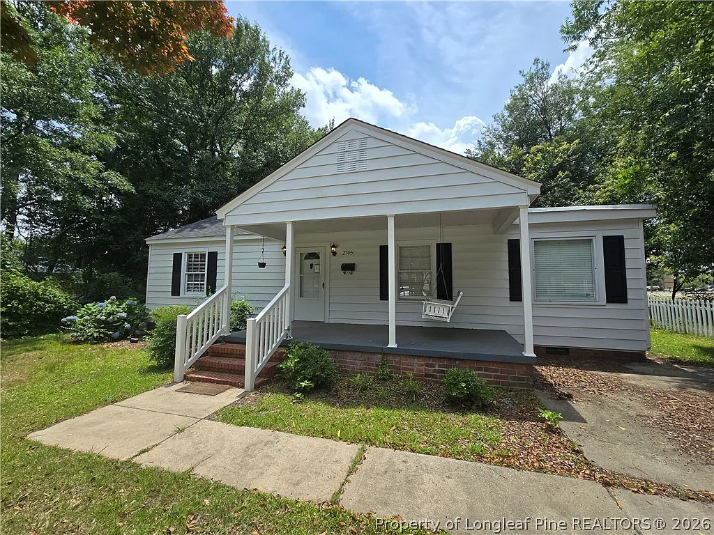 3 bed, 1.0 bath, 1326 sqft, $1,250 — Photo 2