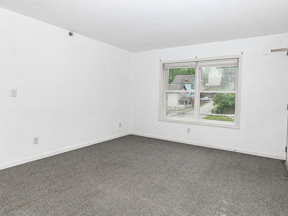 1st image of 527 Grant Ave #10635480