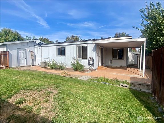 4th image of 1100 S Rosewood Drive #203