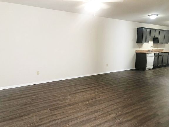 4th image of 8151 Marydean Ave