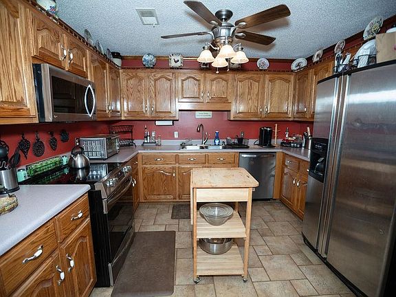 4th image of 137 Oak Hill Dr