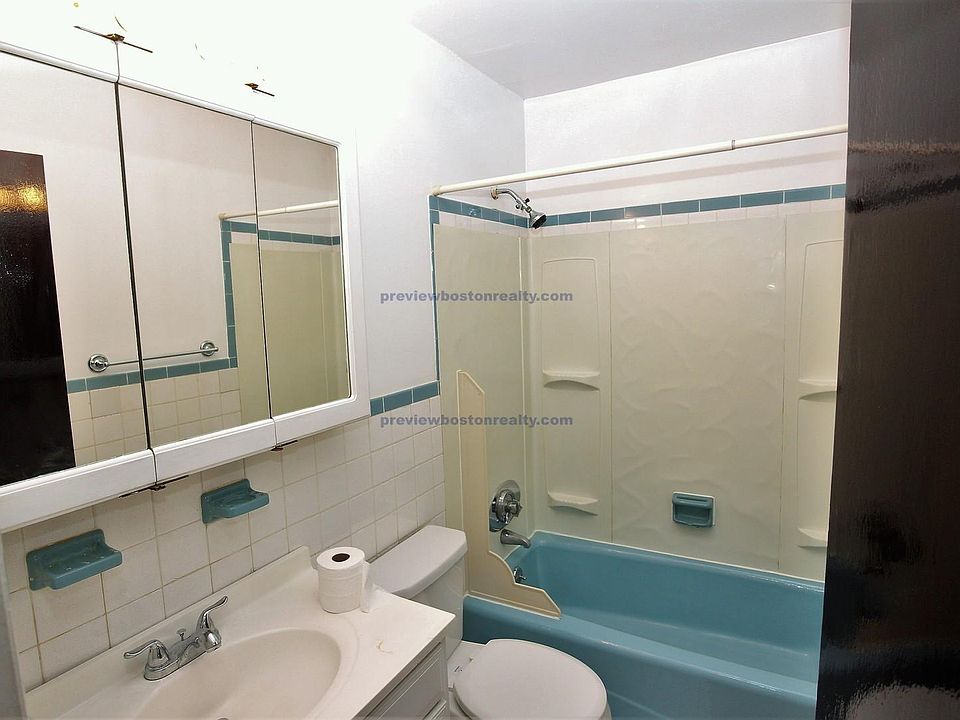 2nd image of 24 Colgate Rd APT 13