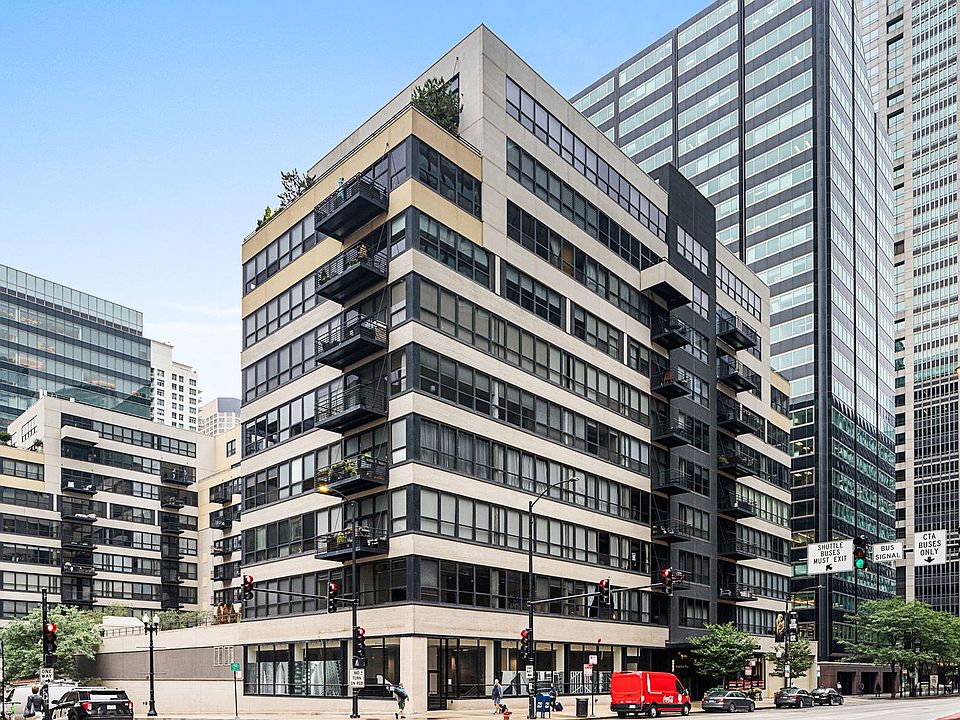 1st image of 130 S Canal St APT 817