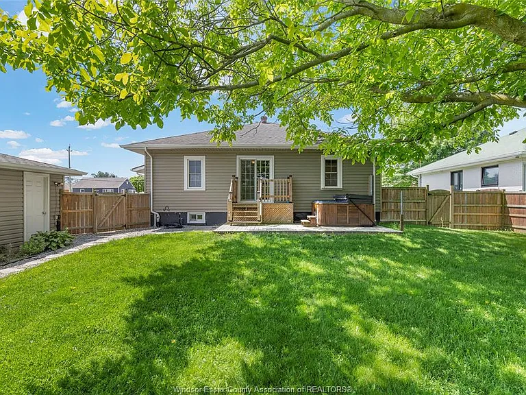 76 Texas Rd — Photo 29