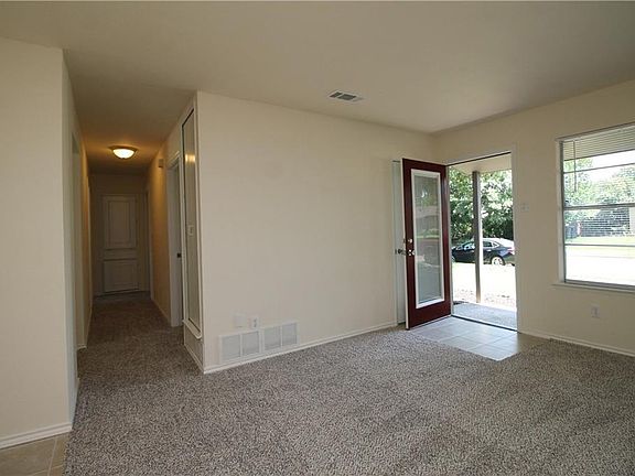 5th image of 4309 Windsor Dr