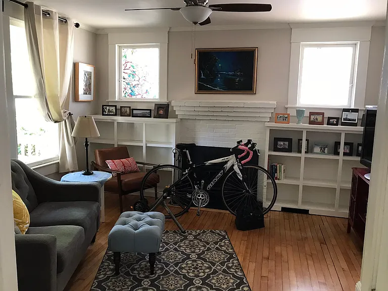 Bedroom 2 / Den