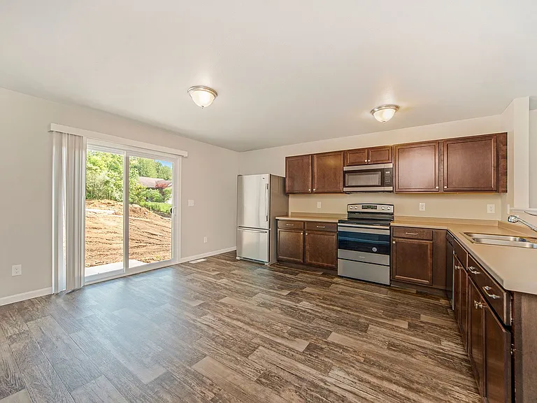 4340 Briarhill Dr — Photo 3