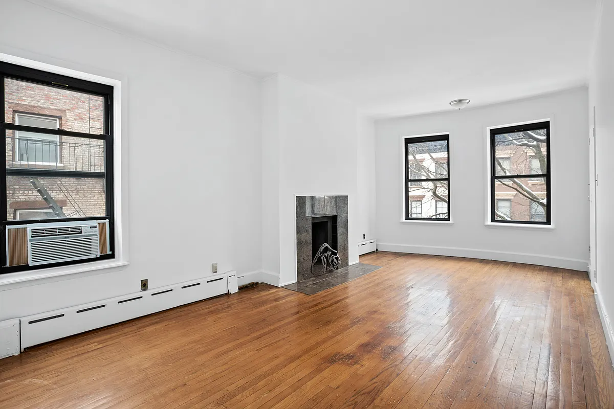 Building Photo - 403 Henry St #2