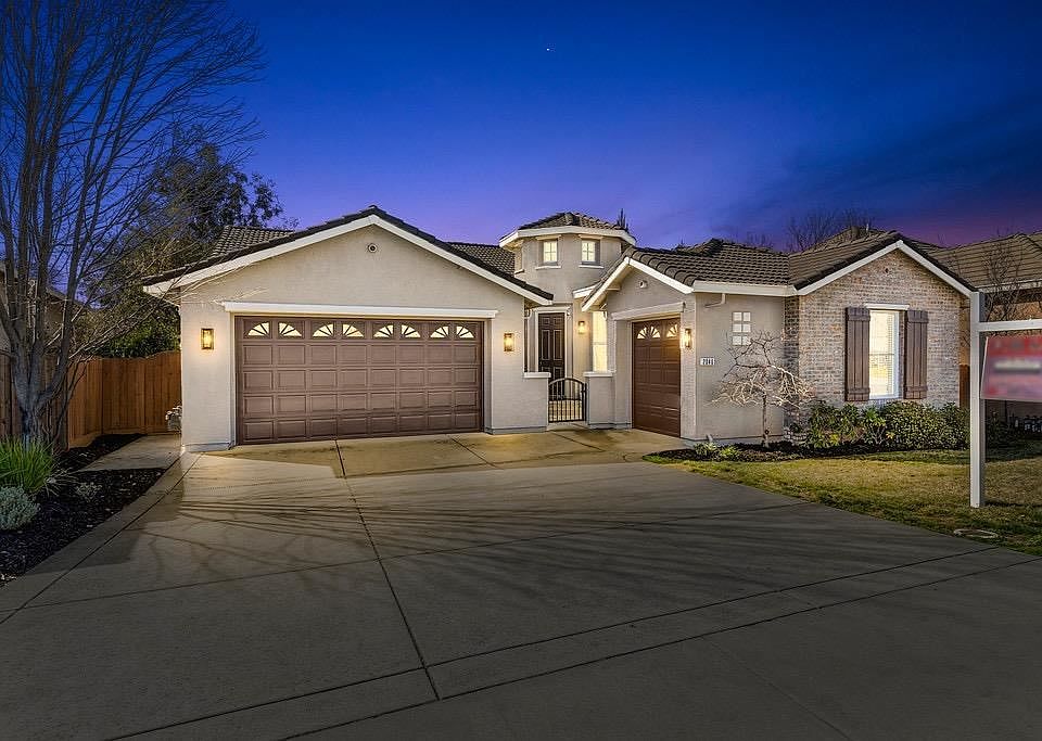 1st image of 2040 Petruchio Way