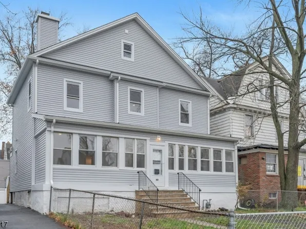 82 Park Ave, East Orange City, NJ 07017