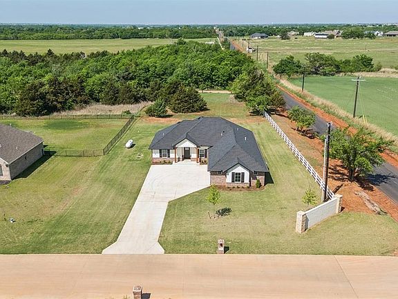 3rd image of 9201 Regado Ct