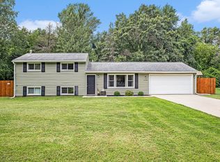 54168 S Gentzler Dr, Three Rivers, MI 49093