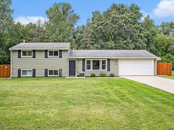 54168 S Gentzler Dr, Three Rivers, MI 49093