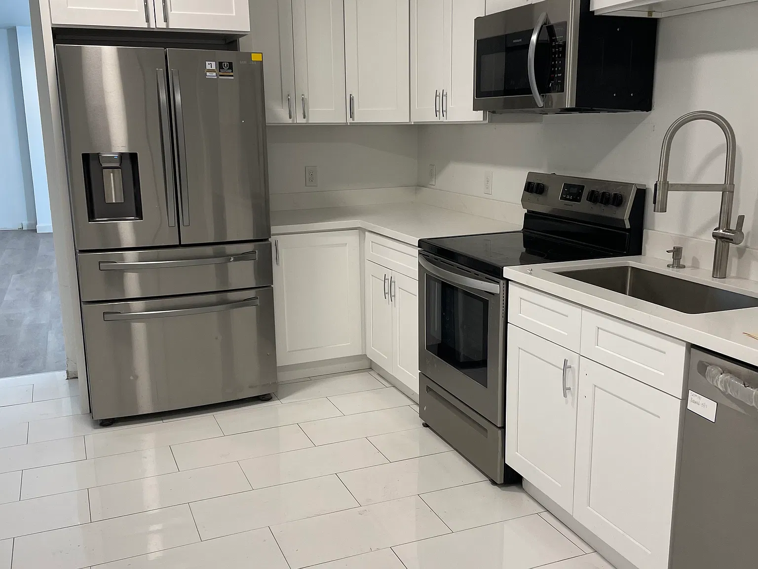 3 bed, $3,750 — Photo 2