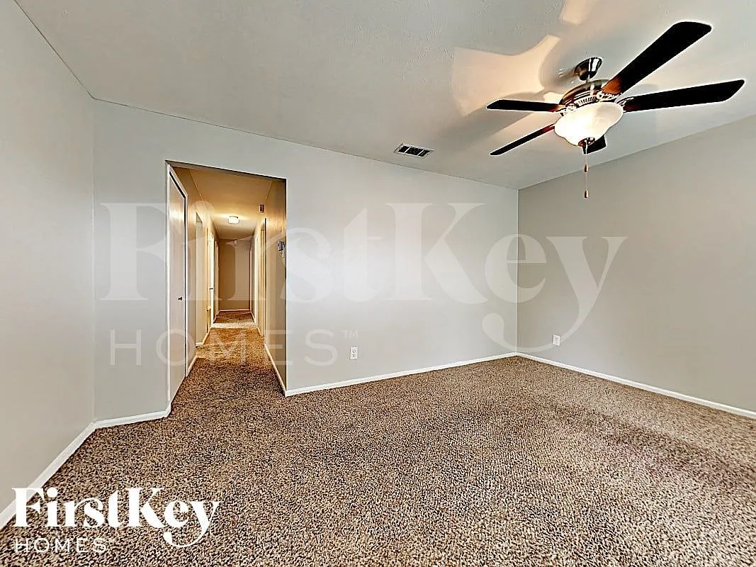 3 bed, 2.0 bath, 1472 sqft, $2,230 — Photo 3