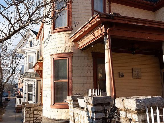 3rd image of 209 S Maple Ave