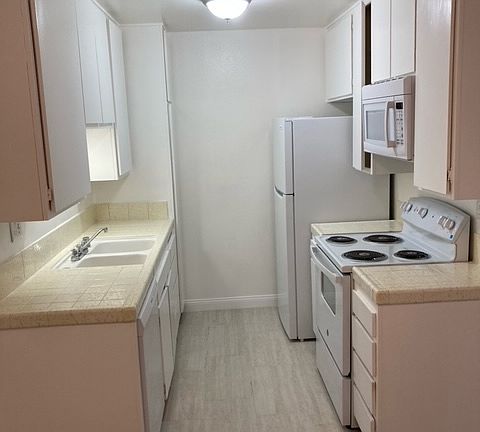 2nd image of 2166 Grand Ave APT 5