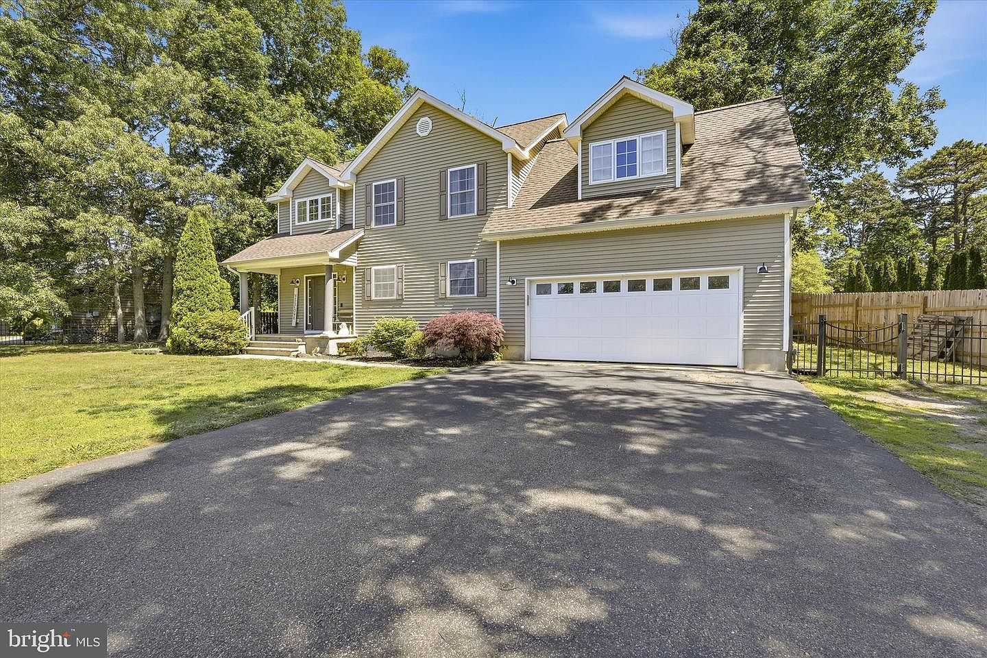 4 Greenbriar Dr