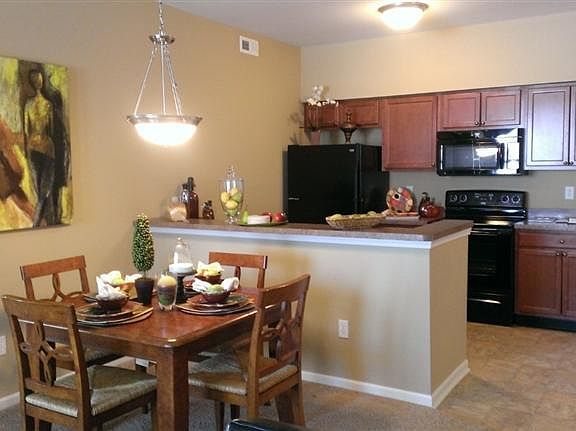 3rd image of 1068 W Summerfield Glen Cir #63