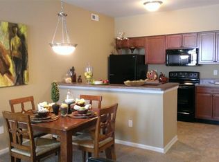 1078 W Summerfield Gln, Ann Arbor, MI 48103