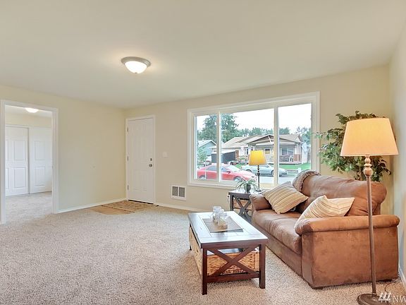 3rd image of 1706 20th St NE
