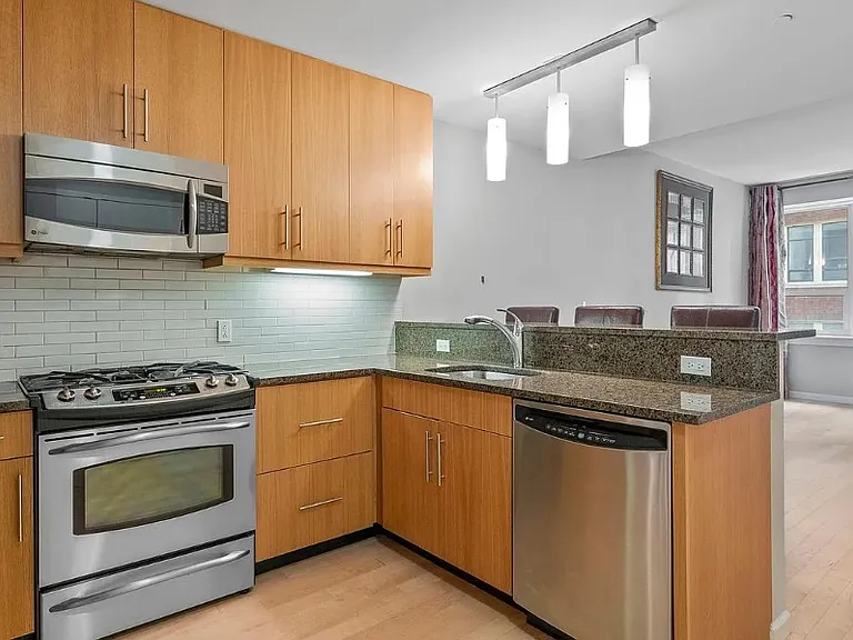 1425 Locust St #3E — Photo 4