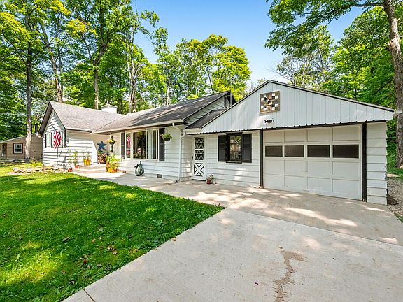3rd image of 10844 N Spring Rd