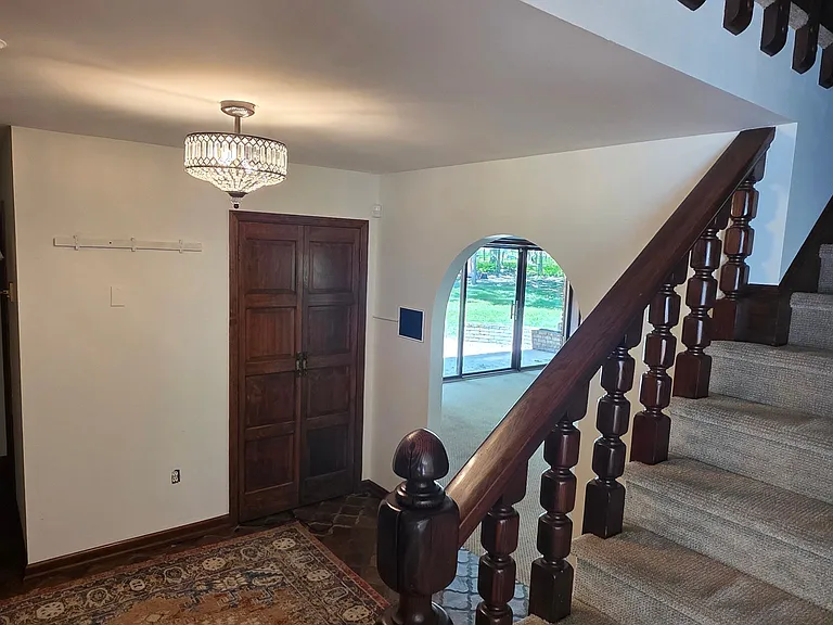 197 Winchester Dr — Photo 14