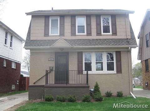 3rd image of 224 N Edison Ave
