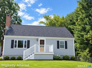 27 New York Rd, Oakdale, CT 06370