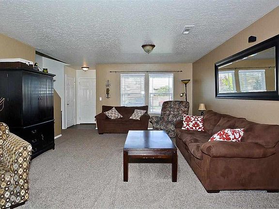 3rd image of 16428 Silver Creek Ave