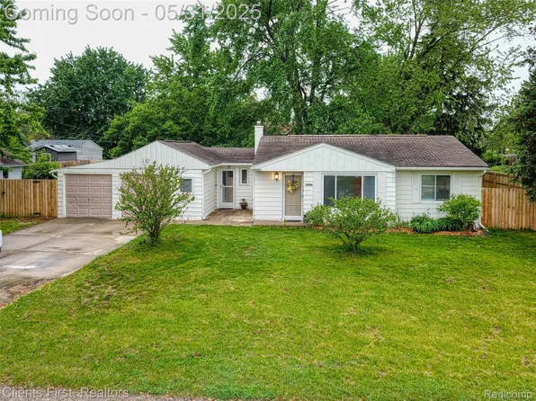 35207 Webster St, Westland, MI 48185